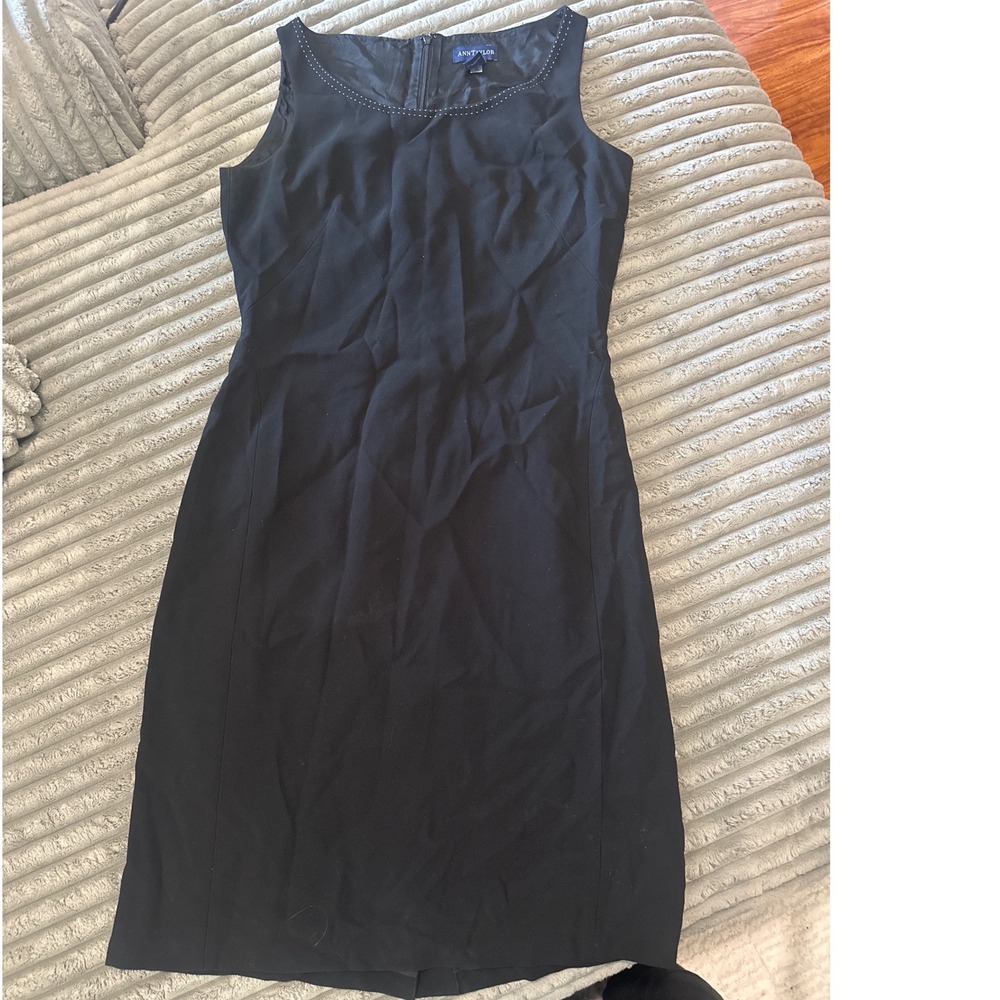 Ann Taylor Black Sleeveless Beaded Scoop Neck Sheath Dress Size 8 Lined Classic